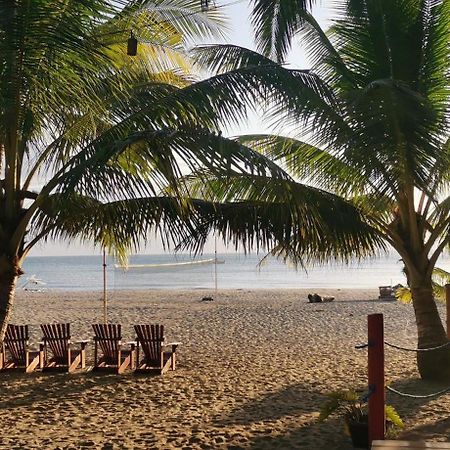 Sulu Sunset Beach Resort Nauhang Ngoại thất bức ảnh