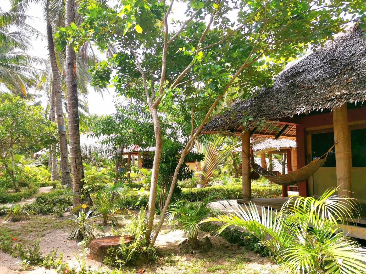 Sulu Sunset Beach Resort Nauhang Ngoại thất bức ảnh