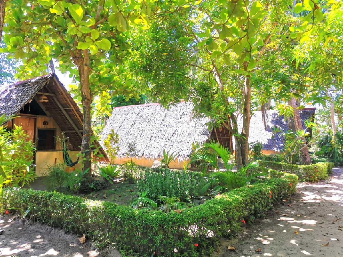 Sulu Sunset Beach Resort Nauhang Ngoại thất bức ảnh