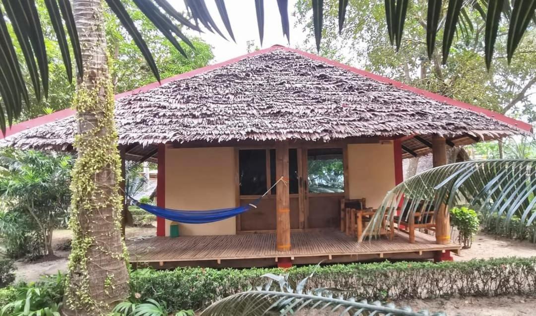 Sulu Sunset Beach Resort Nauhang Ngoại thất bức ảnh