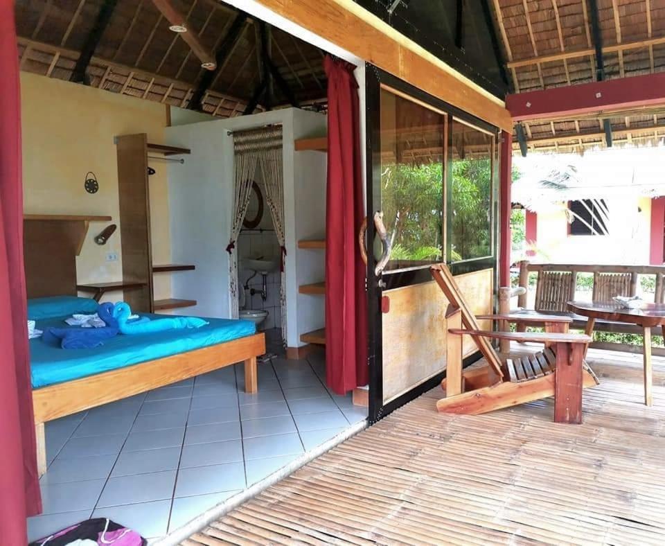 Sulu Sunset Beach Resort Nauhang Ngoại thất bức ảnh
