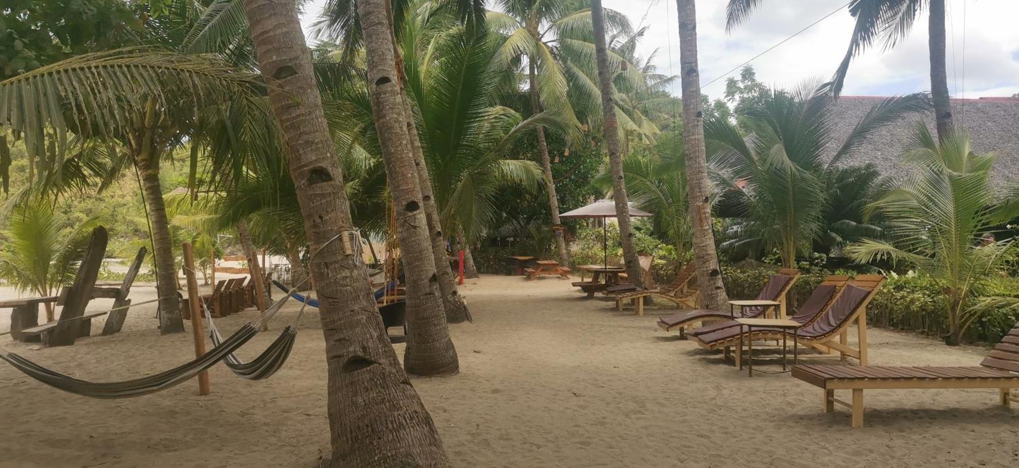 Sulu Sunset Beach Resort Nauhang Ngoại thất bức ảnh