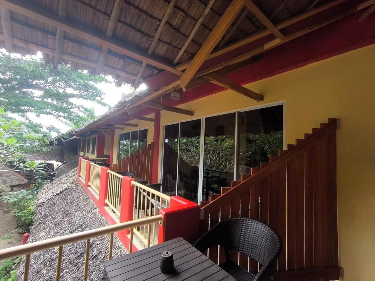 Sulu Sunset Beach Resort Nauhang Ngoại thất bức ảnh